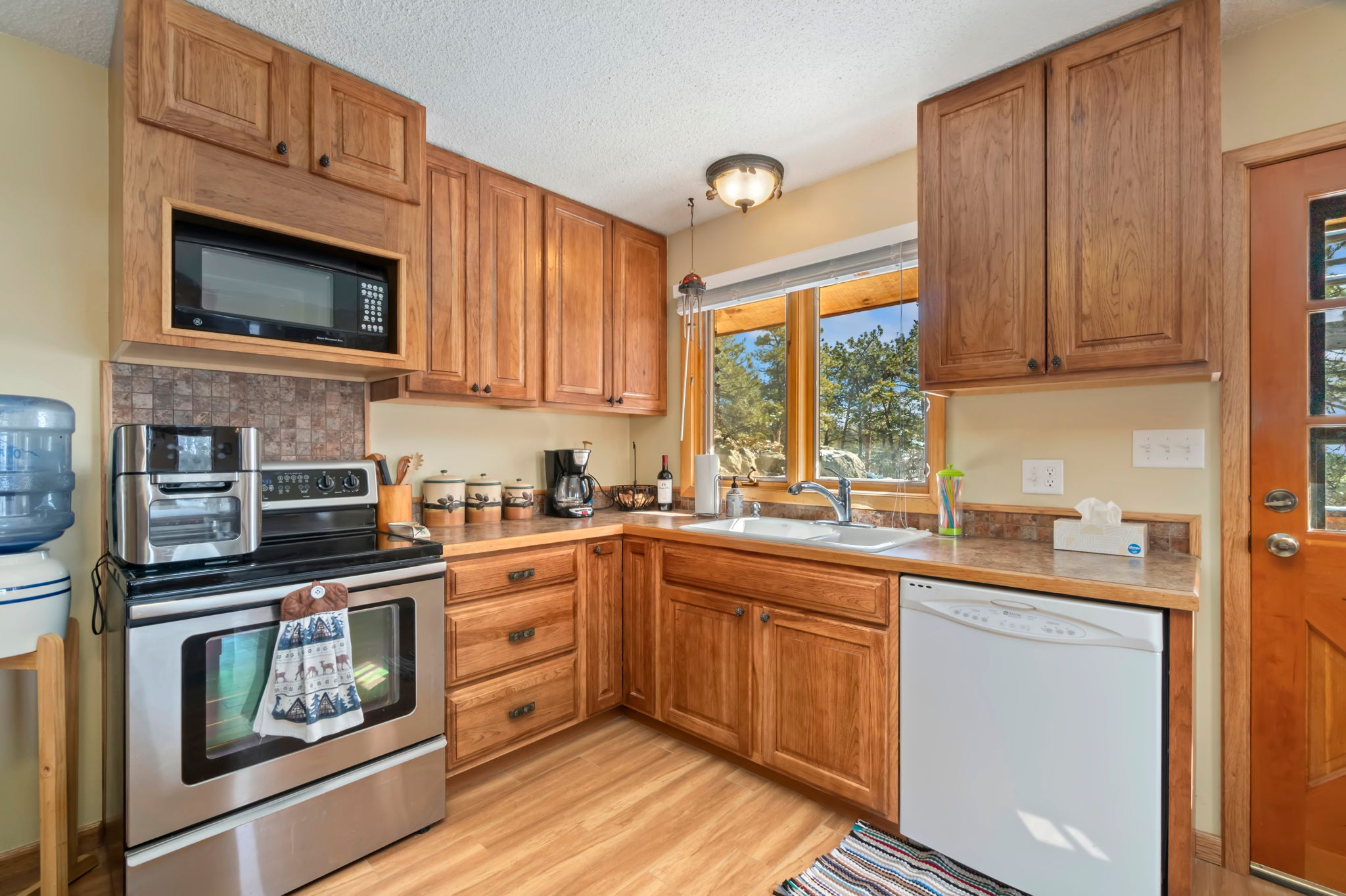 10-web-or-mls-76_piney_knolls_dr_10